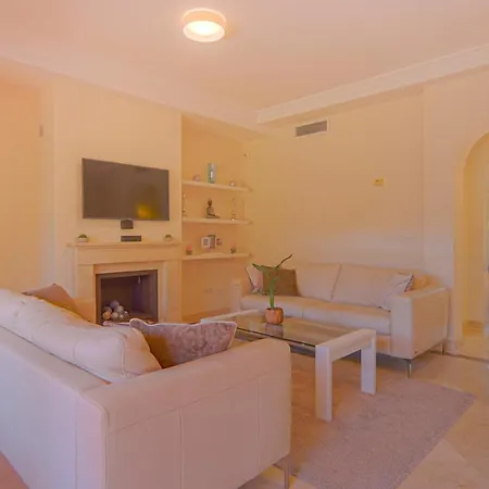 Townhouse Azata Golf - 5 Min Driving From The Beach Holiday home Estepona